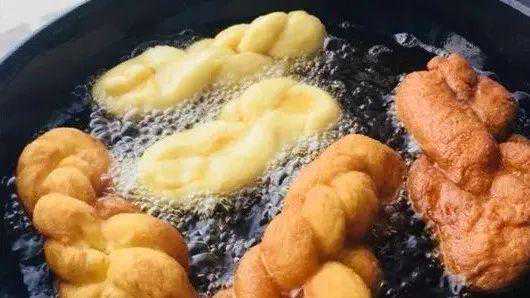 12星座3月运势指南：金星逆行来袭，如何应对情感与生活的挑战？