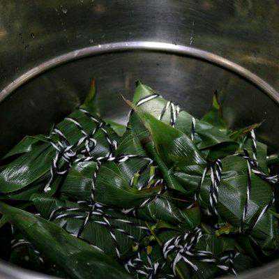 三句话让AI算出你的一生运势？这届年轻人开始“电子烧香”了