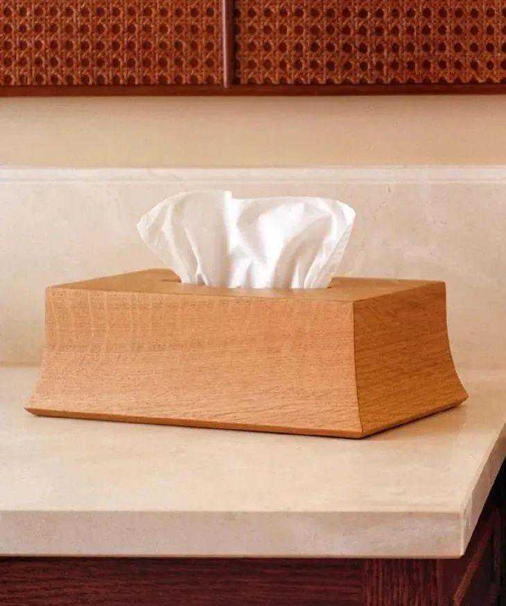 小说：老道非要给小伙卜卦，小伙疑惑，老道：毕竟直接要钱不太好