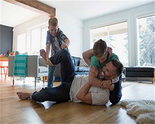 洪欣事业翻红，张丹峰却3年没戏拍！网友：当初的选择值吗？