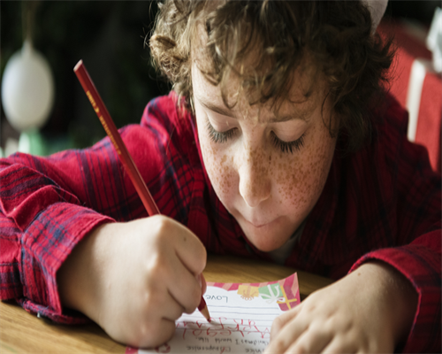 左眼跳财右眼跳灾，其实是错误的？医生：眼皮跳在提醒你这3件事